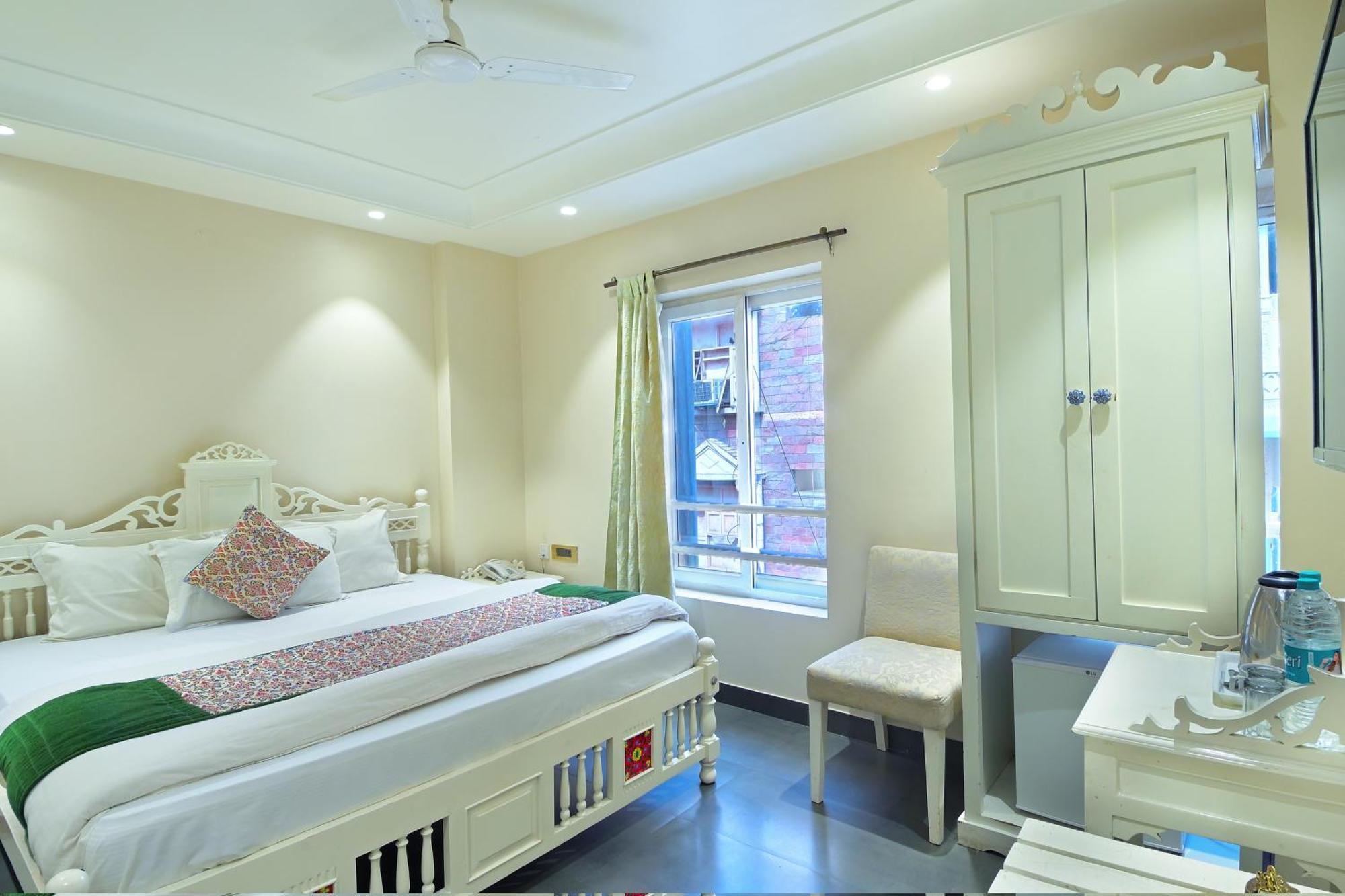 The Pinky Villa - Heritage Boutique Suites Нью-Дели Экстерьер фото