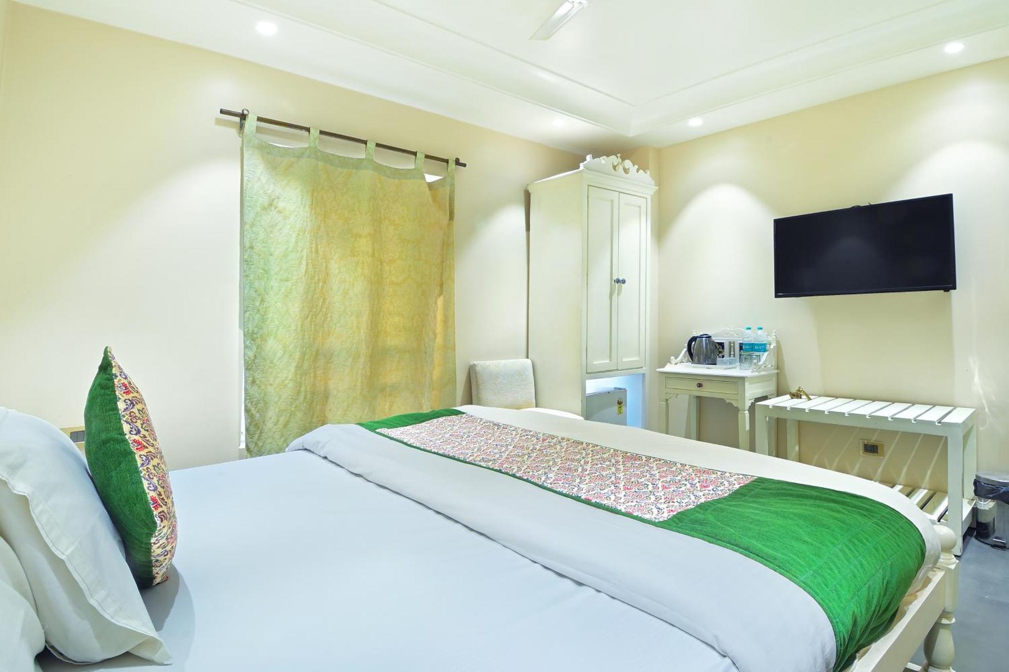The Pinky Villa - Heritage Boutique Suites Нью-Дели Экстерьер фото