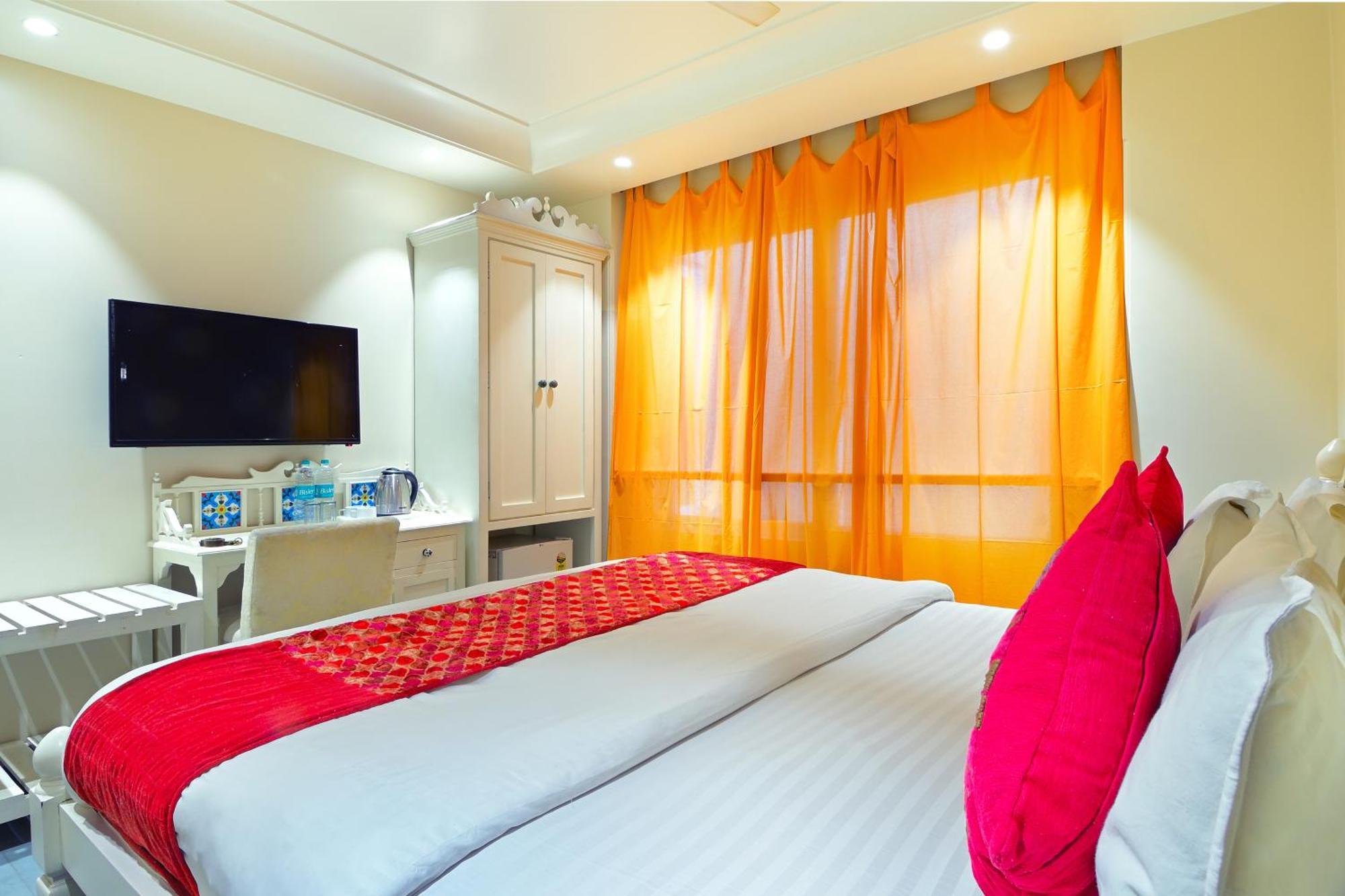 The Pinky Villa - Heritage Boutique Suites Нью-Дели Экстерьер фото