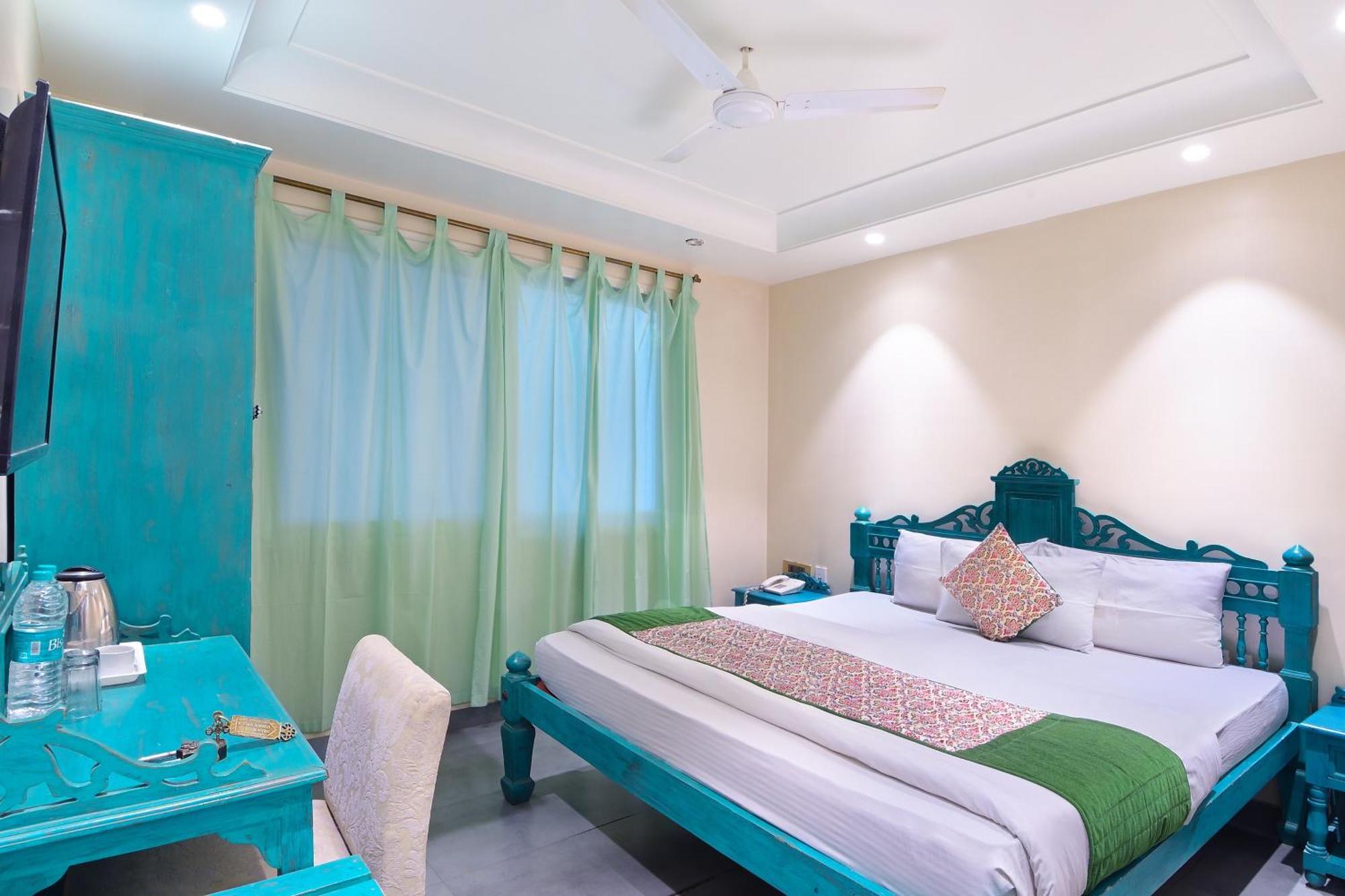 The Pinky Villa - Heritage Boutique Suites Нью-Дели Экстерьер фото