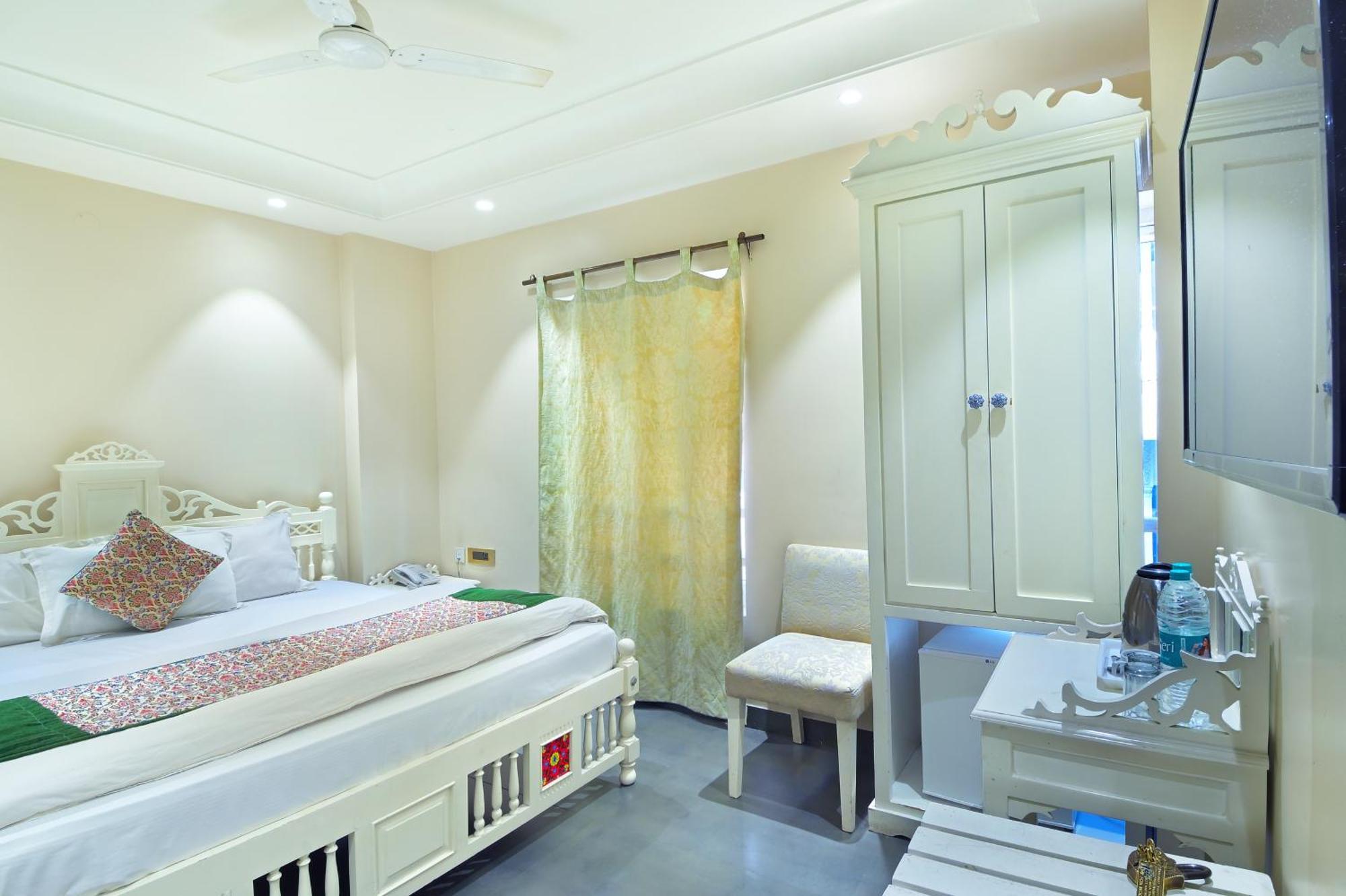 The Pinky Villa - Heritage Boutique Suites Нью-Дели Экстерьер фото