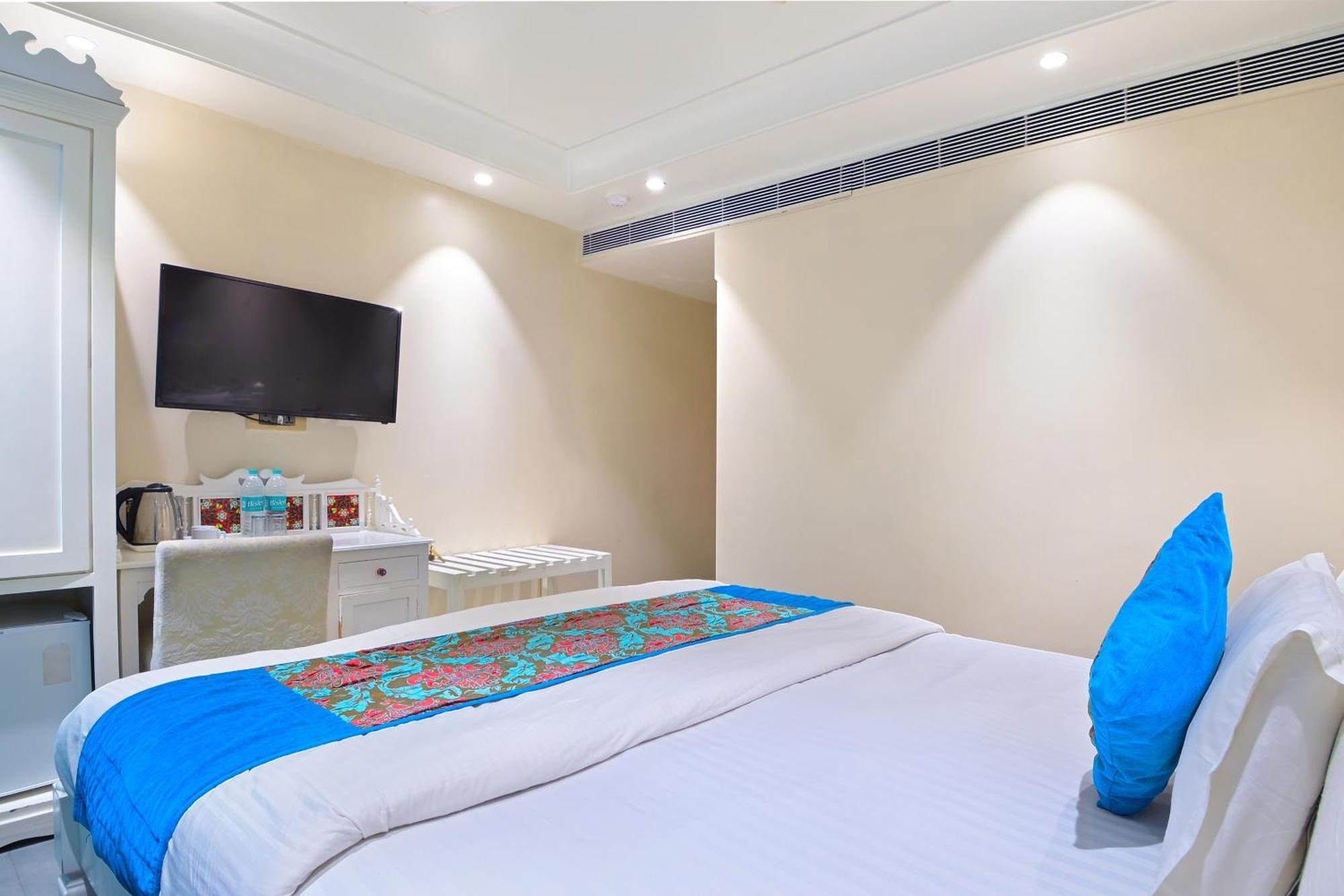 The Pinky Villa - Heritage Boutique Suites Нью-Дели Экстерьер фото
