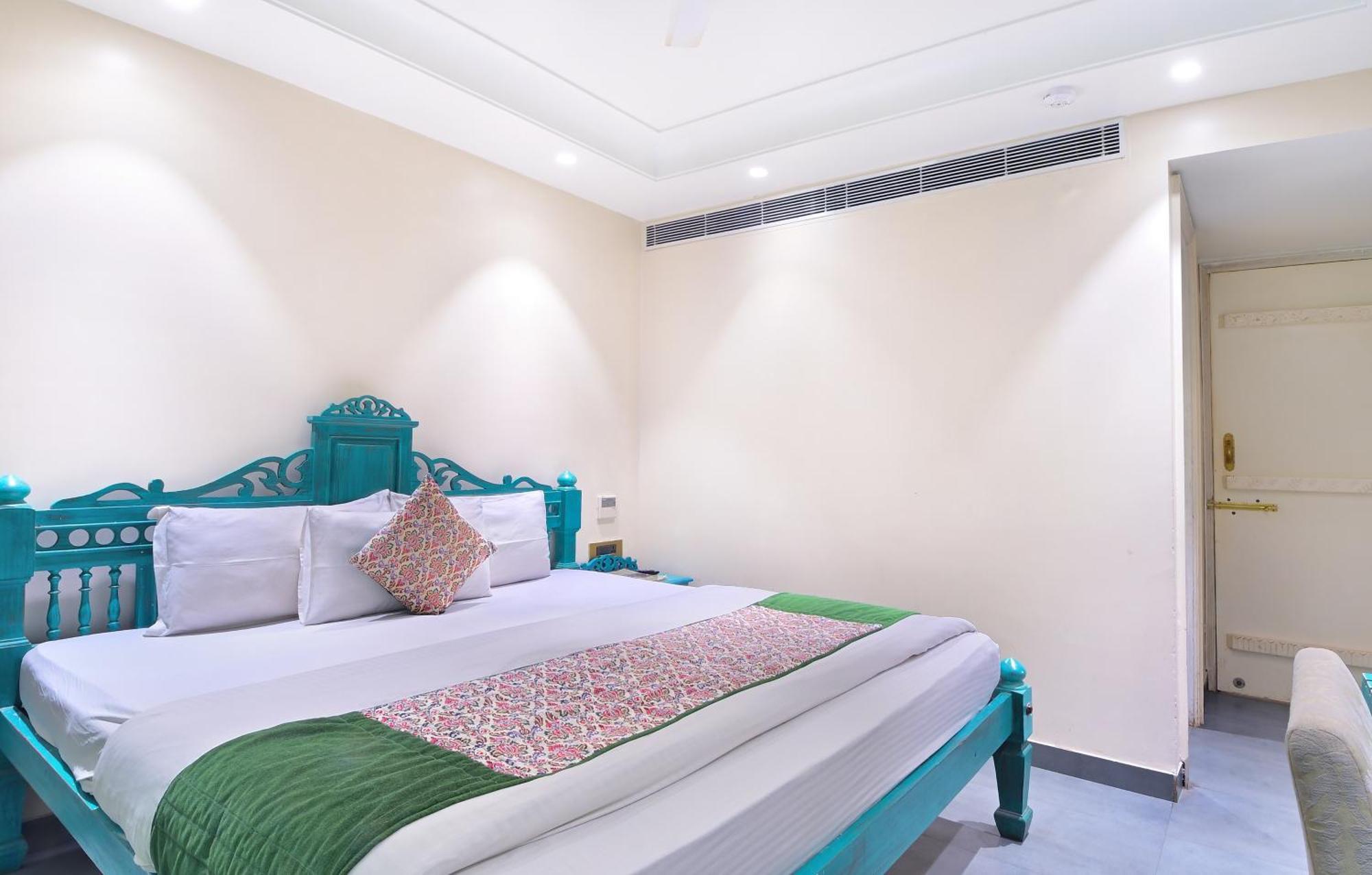 The Pinky Villa - Heritage Boutique Suites Нью-Дели Экстерьер фото