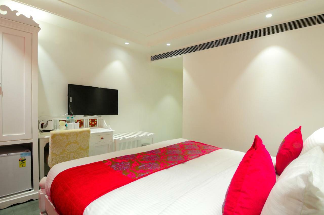 The Pinky Villa - Heritage Boutique Suites Нью-Дели Экстерьер фото
