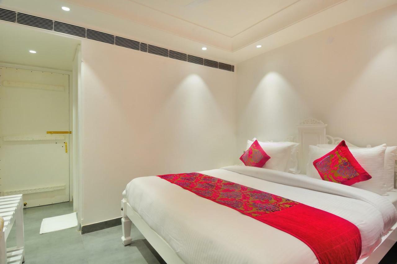The Pinky Villa - Heritage Boutique Suites Нью-Дели Экстерьер фото