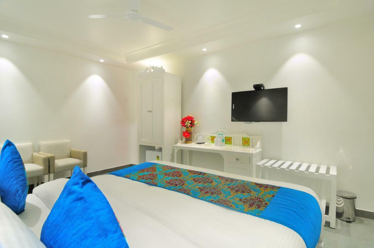 The Pinky Villa - Heritage Boutique Suites Нью-Дели Экстерьер фото