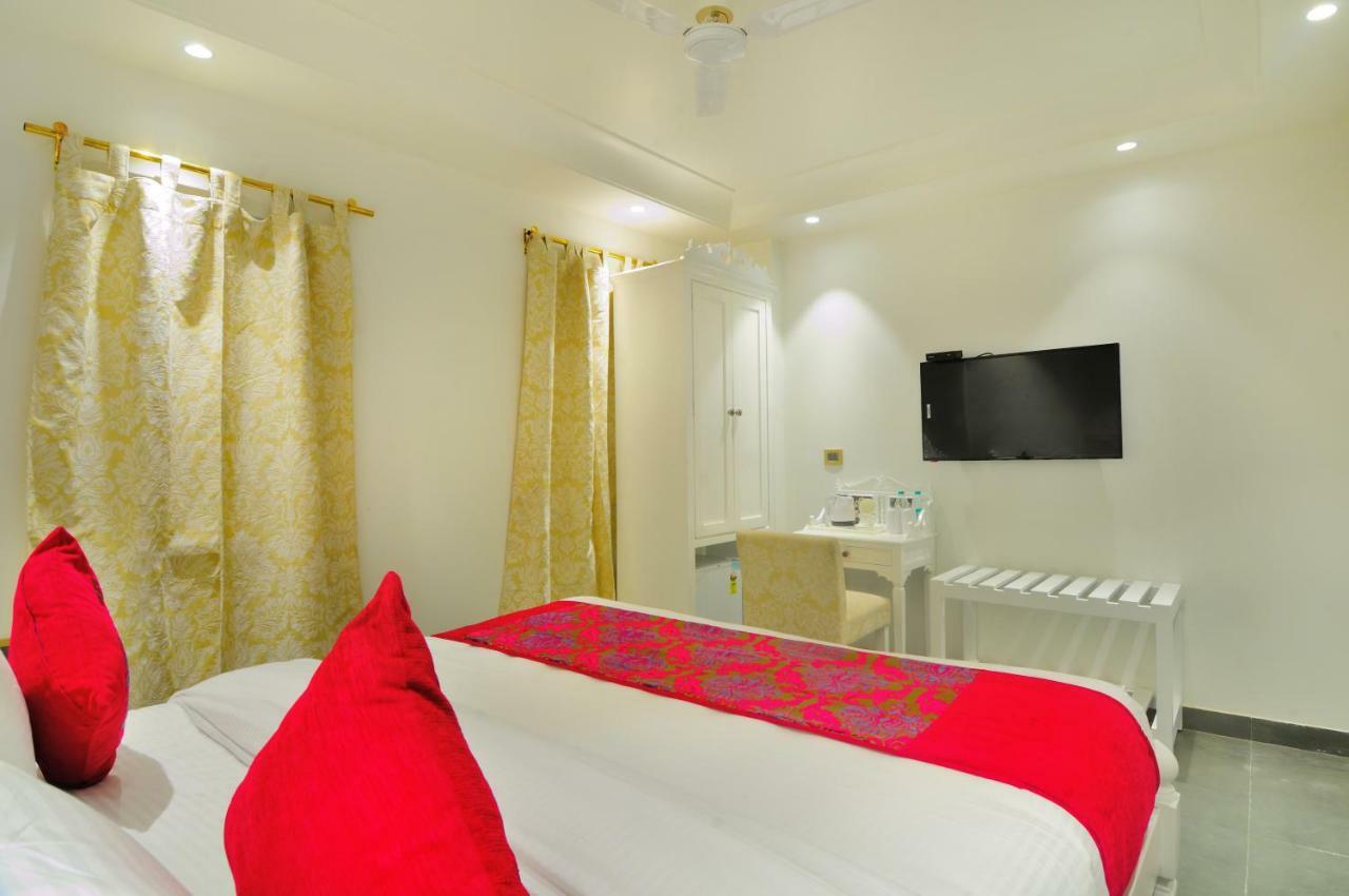 The Pinky Villa - Heritage Boutique Suites Нью-Дели Экстерьер фото