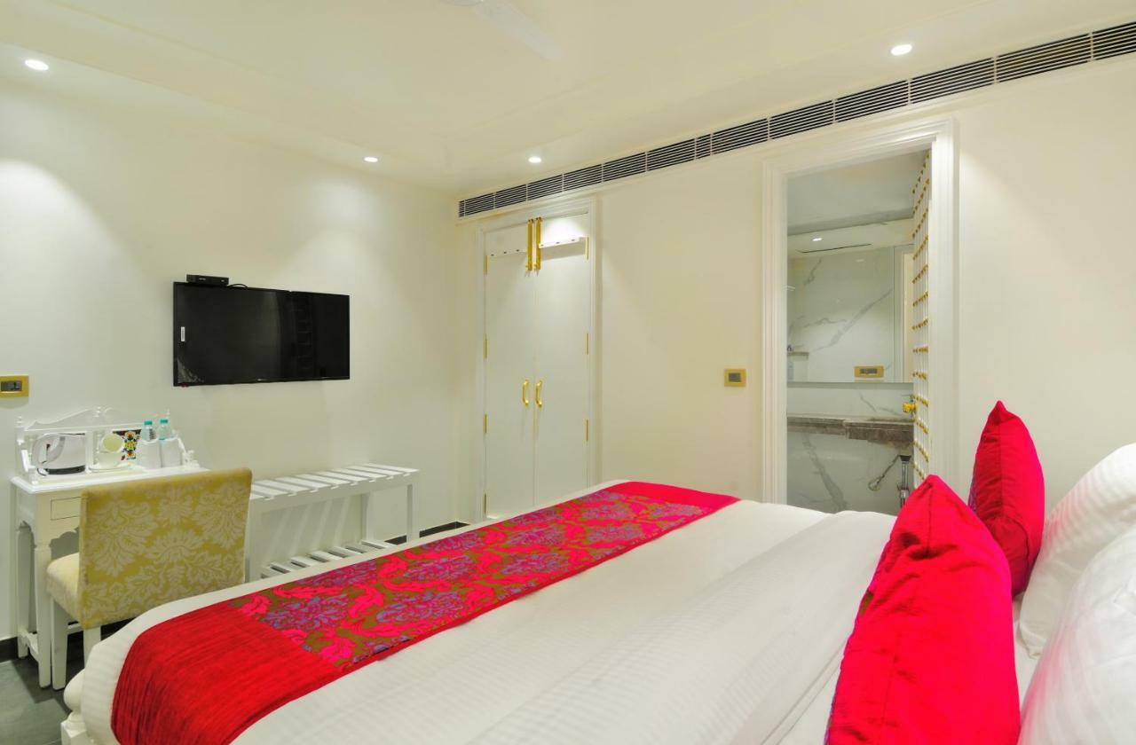 The Pinky Villa - Heritage Boutique Suites Нью-Дели Экстерьер фото