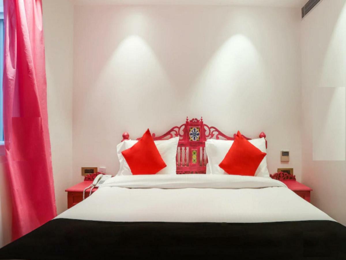 The Pinky Villa - Heritage Boutique Suites Нью-Дели Экстерьер фото