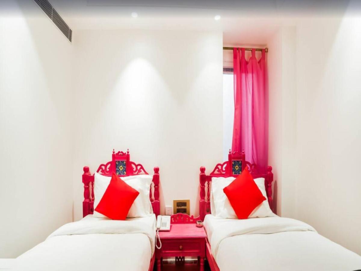 The Pinky Villa - Heritage Boutique Suites Нью-Дели Экстерьер фото